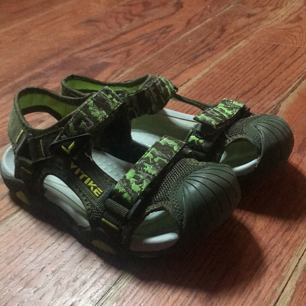Kid’s Sandals (10.5 inches in length)